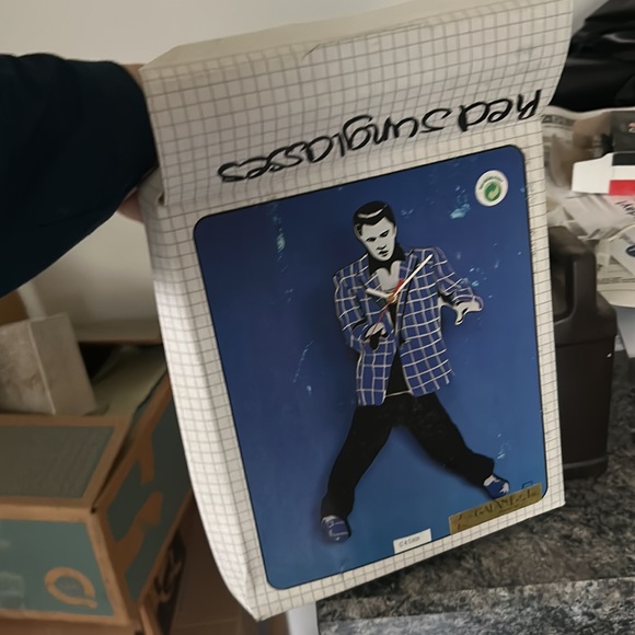 Elvis Presley vintage pendulum clock new in box 1990s - Picture 6 of 6